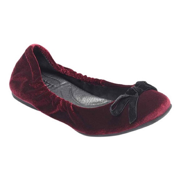 NWOB Born Karoline Burgundy velvet ballerina flats - Picture 1 of 6